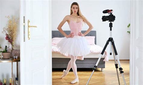 avva ballerina nude|Nouvelle Avvaballerinas video porno 2024 